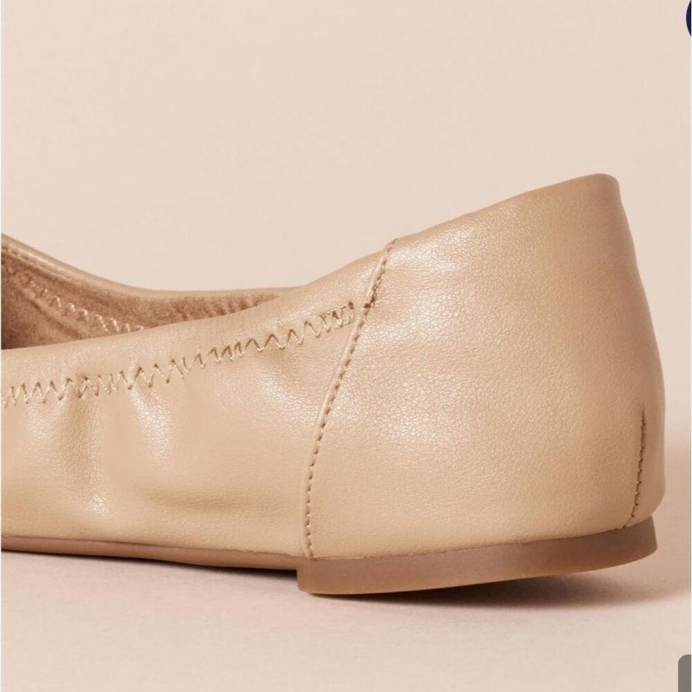 Amazon Essentials Beige Flats - Picture 4 of 8